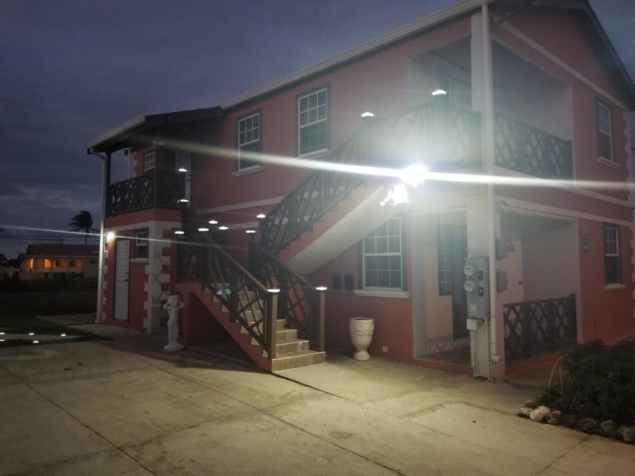 Breezy Apts เซนต์ฟิลิป ภายนอก รูปภาพ